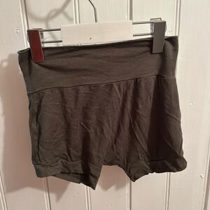 Small shop handmade picket fence 4/5t olive green bamboo bummie shorts